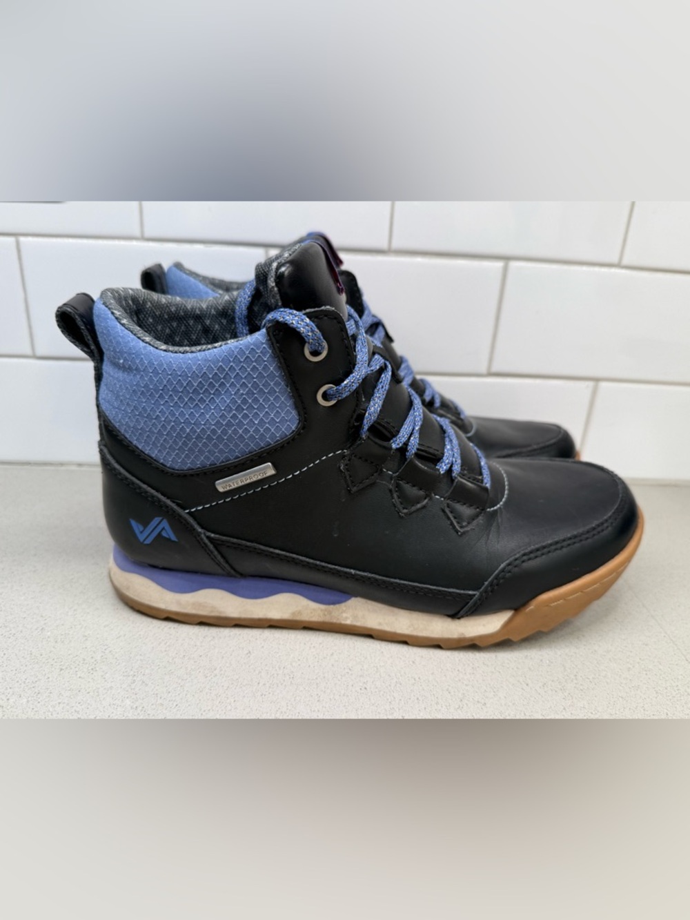 FORSAKE LOOP WOMAN'S SIZE 6.5 WATERPROOF HIKING BOOTS